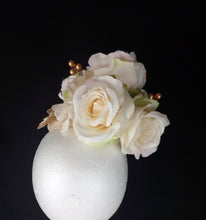 Load image into Gallery viewer, Cream roses fascinator