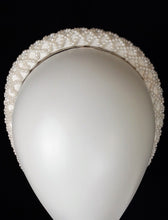 Load image into Gallery viewer, Cream pearl headband fascinator